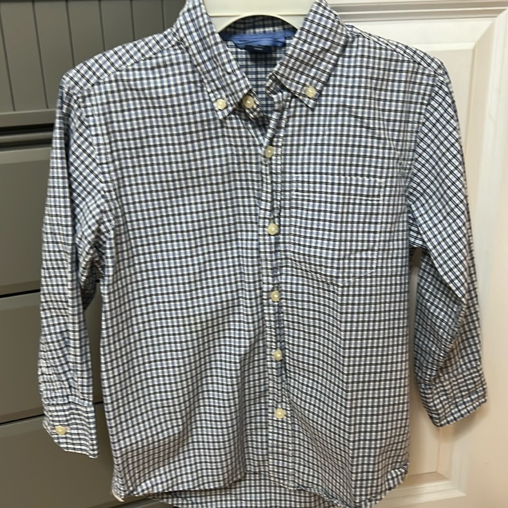 Checked button shirt size 6-7